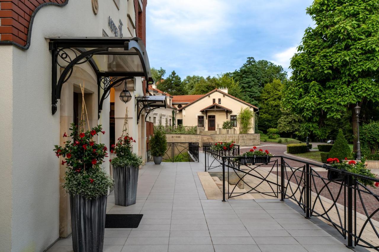 Grand Sal Hotel Wieliczka Bagian luar foto