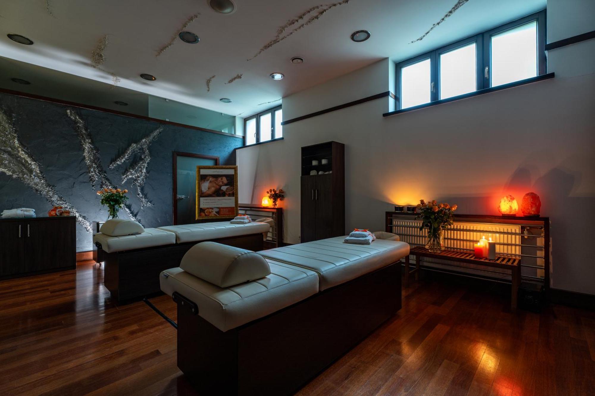 Grand Sal Hotel Wieliczka Bagian luar foto