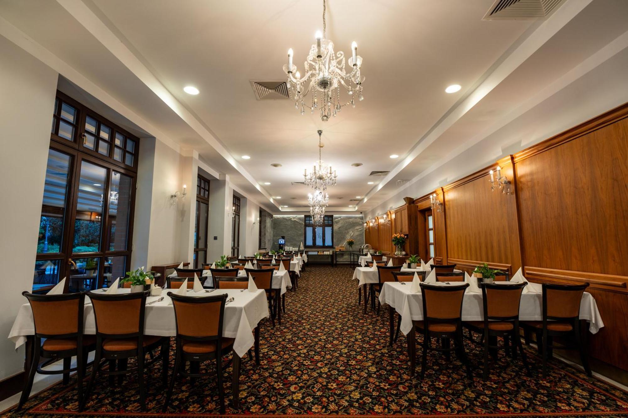 Grand Sal Hotel Wieliczka Bagian luar foto