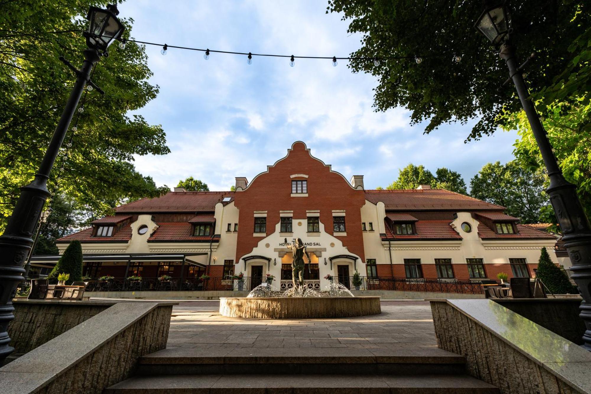 Grand Sal Hotel Wieliczka Bagian luar foto