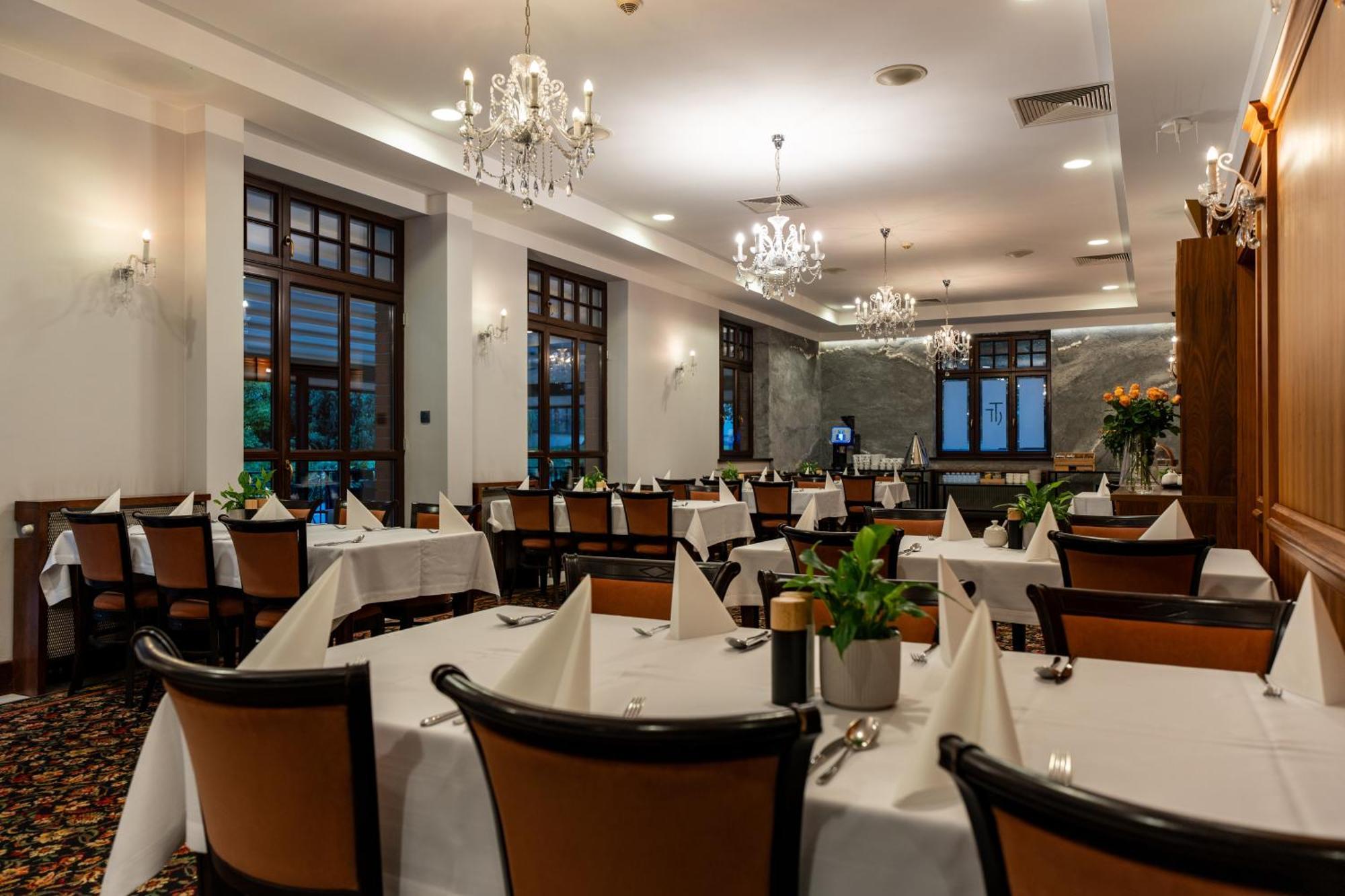 Grand Sal Hotel Wieliczka Bagian luar foto