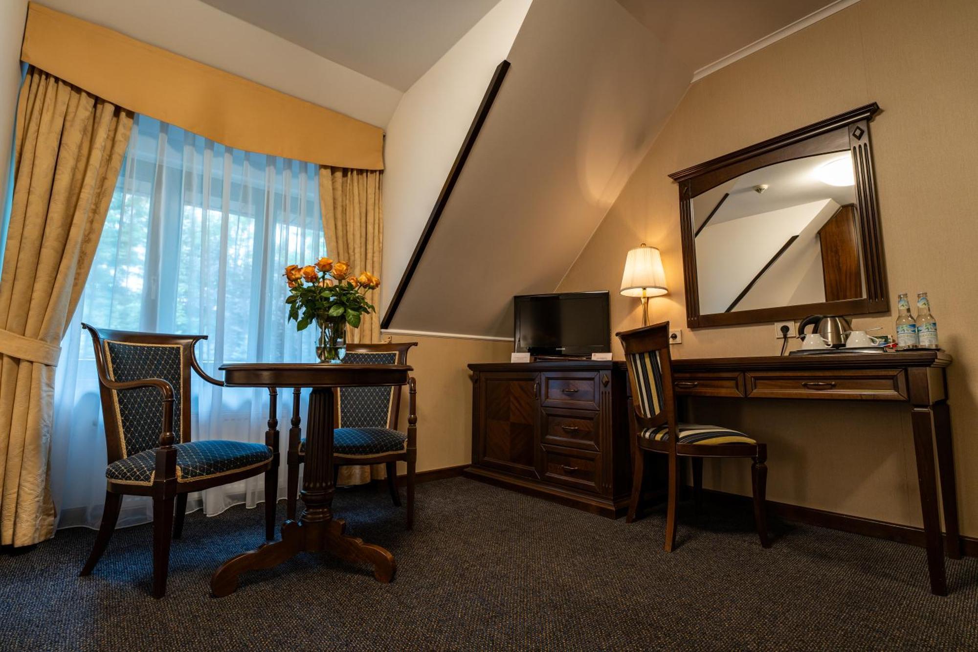 Grand Sal Hotel Wieliczka Bagian luar foto