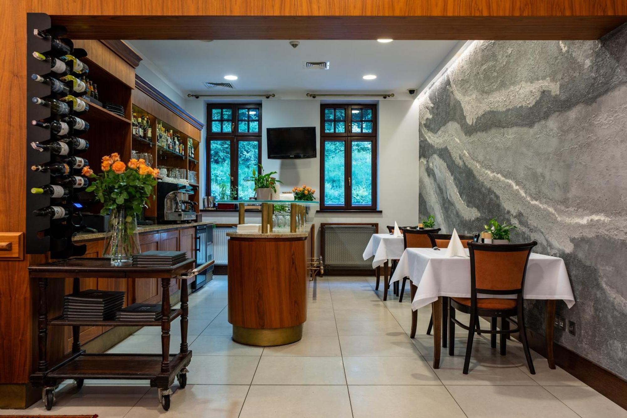 Grand Sal Hotel Wieliczka Bagian luar foto