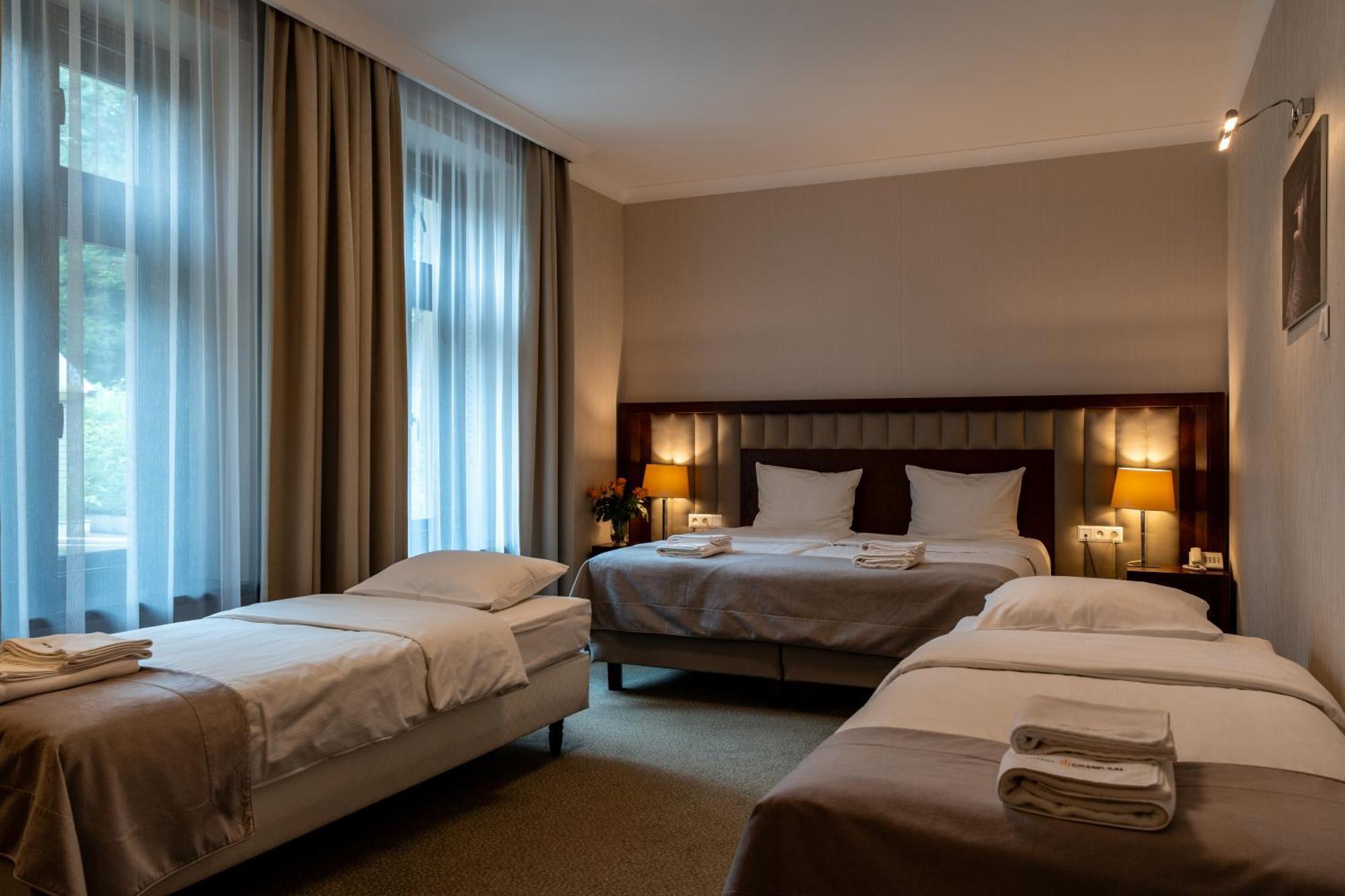 Grand Sal Hotel Wieliczka Bagian luar foto