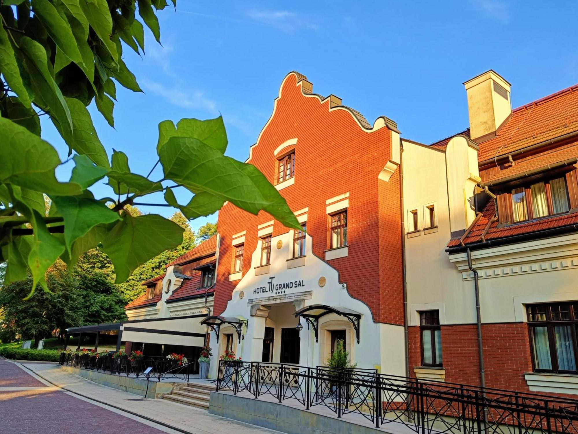 Grand Sal Hotel Wieliczka Bagian luar foto