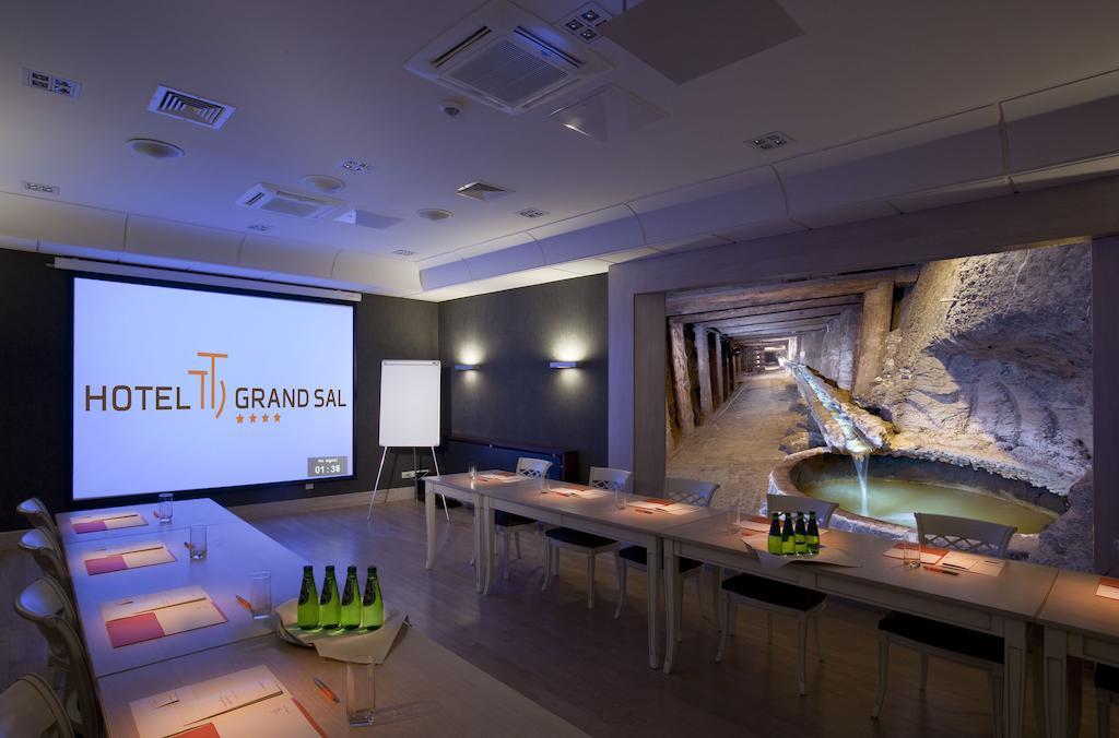 Grand Sal Hotel Wieliczka Bagian luar foto