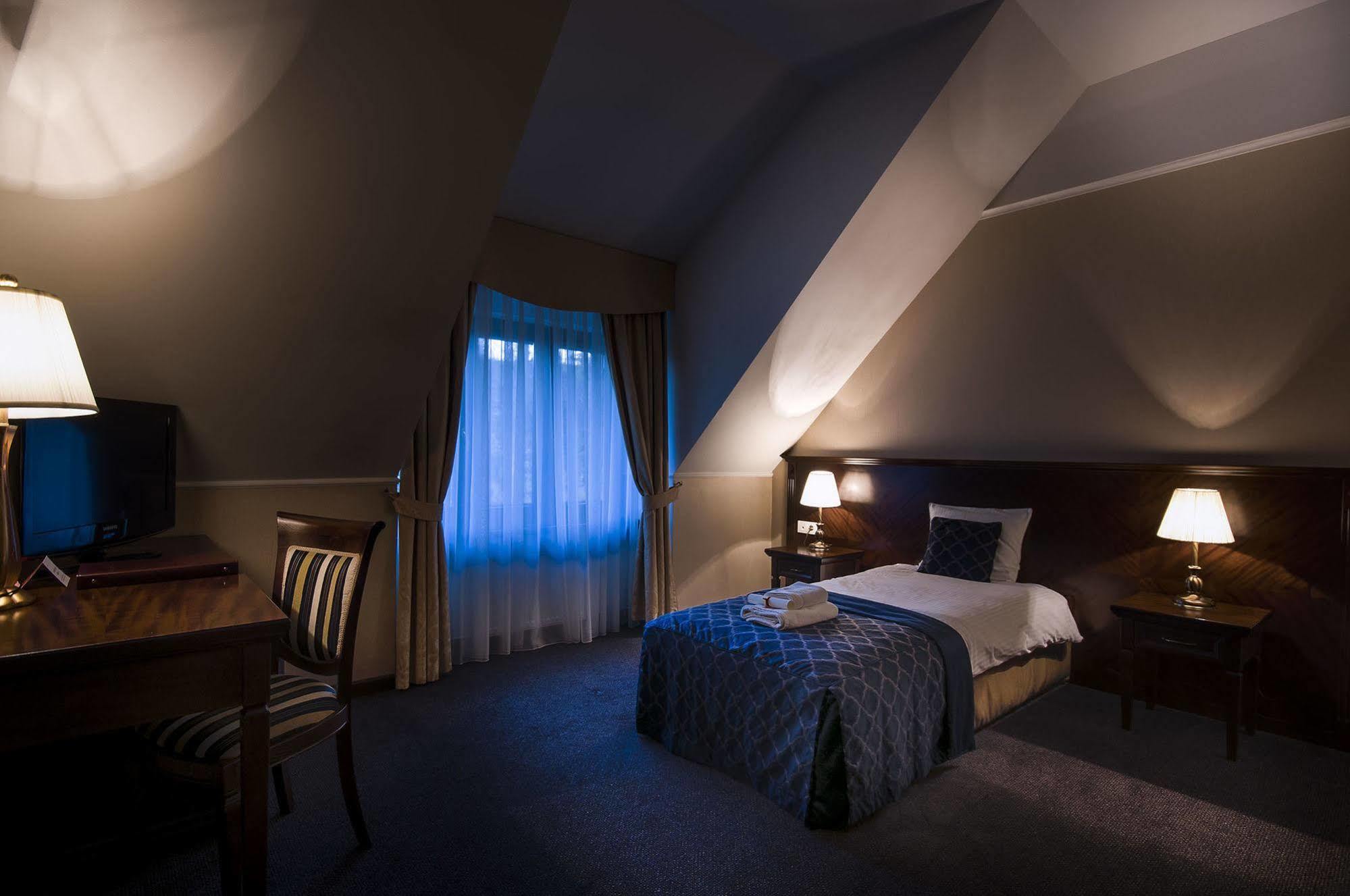 Grand Sal Hotel Wieliczka Bagian luar foto