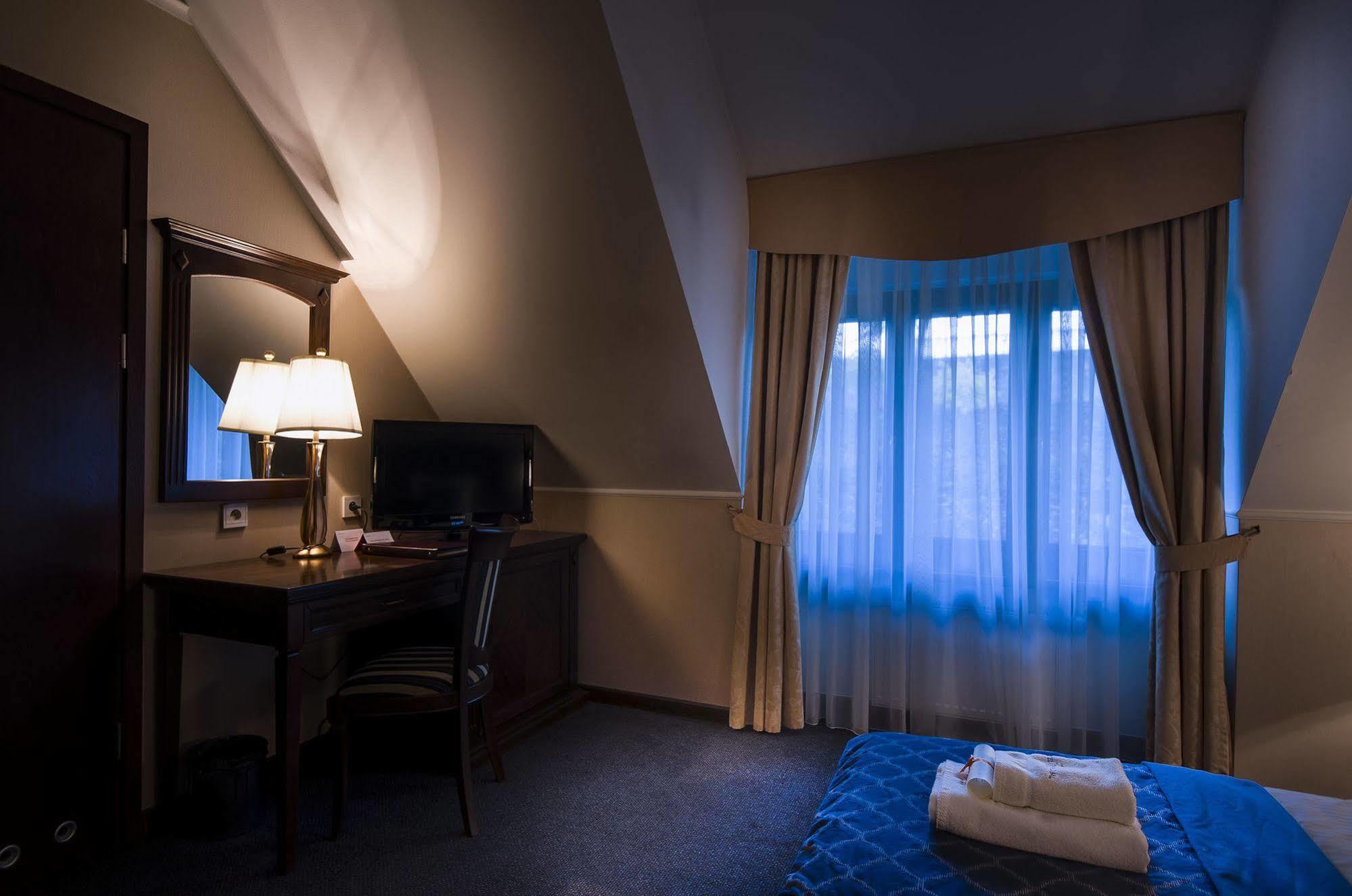 Grand Sal Hotel Wieliczka Bagian luar foto